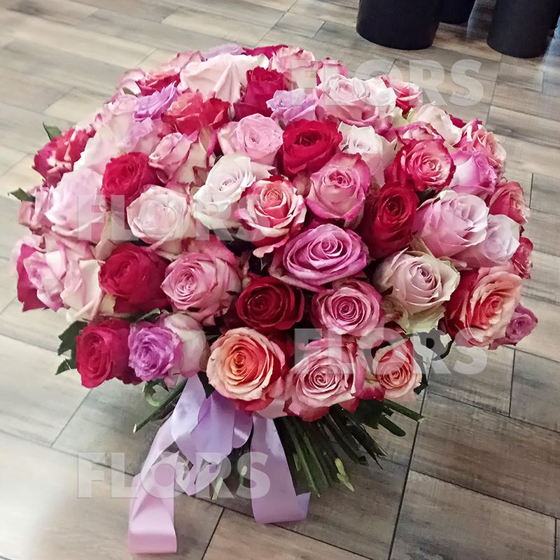 Букет 65 роз (цвет в ассортименте)